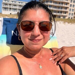 Meet your Posher, Elma